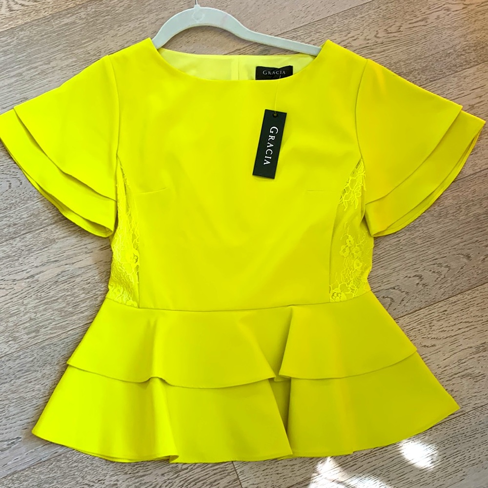 Gracia 💚 Neon Highlighter Green Lace Peplum Double Ruffled Sleeve Top Pleated